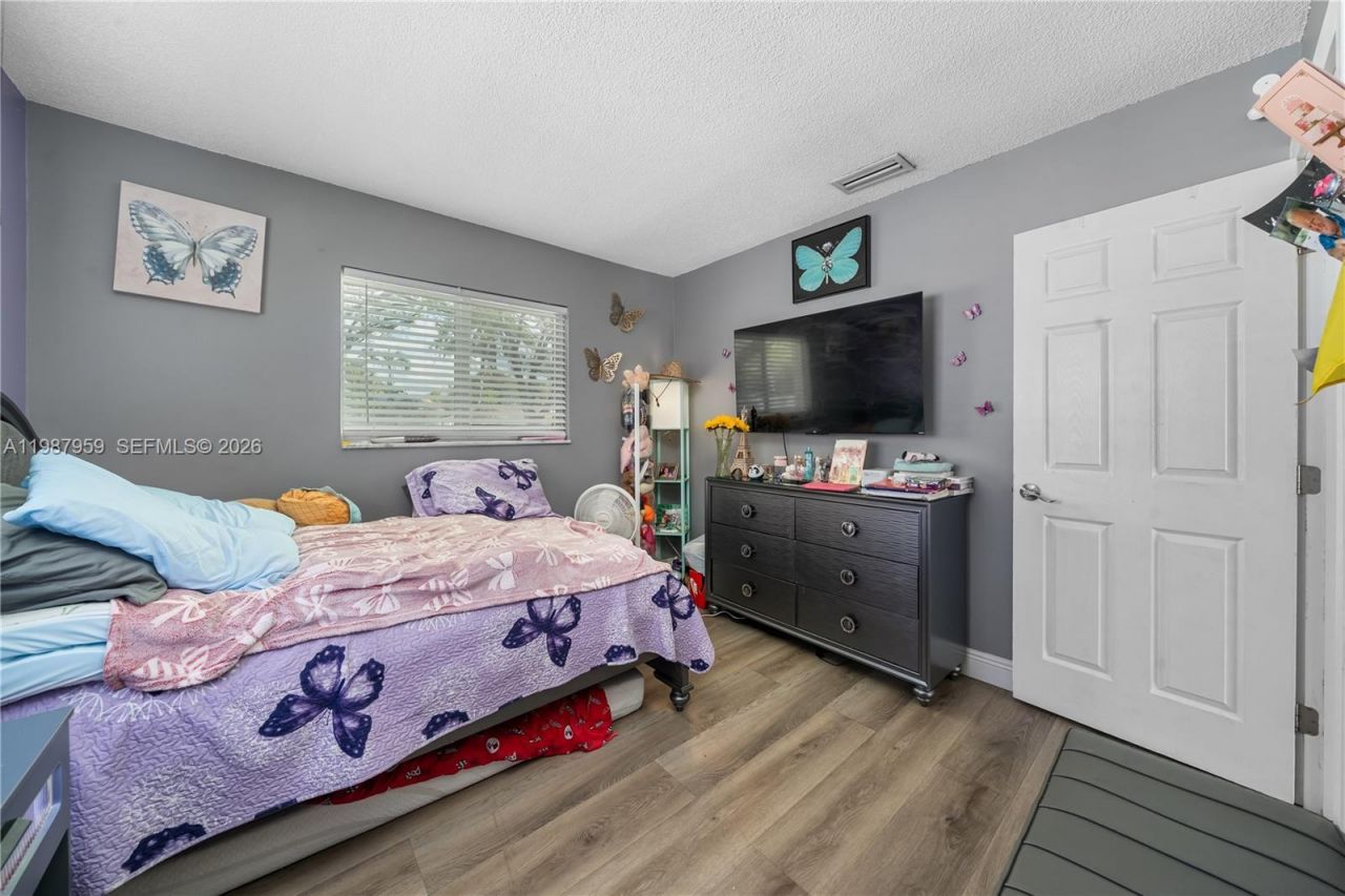 491 NW 45th Ter , Plantation, FL 33317 Photo