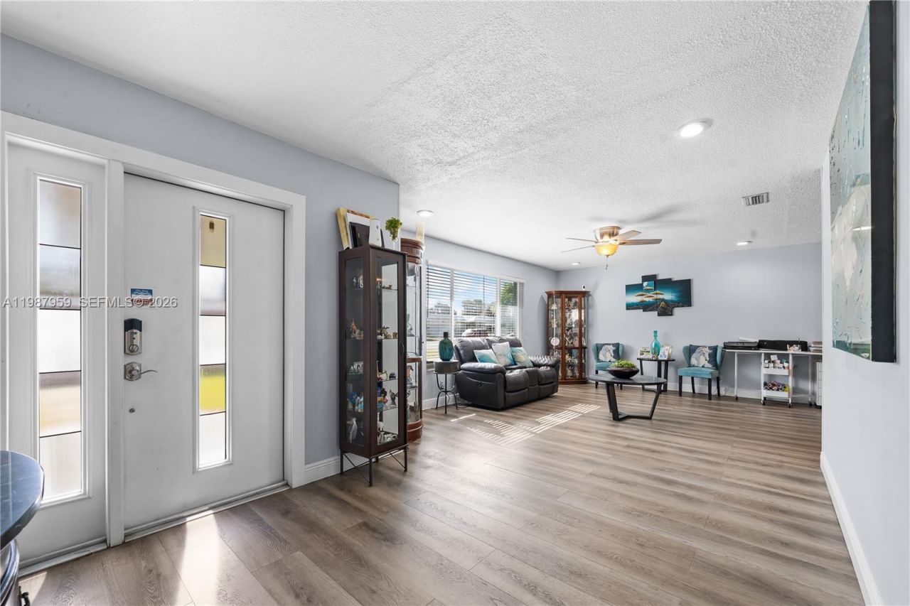 491 NW 45th Ter , Plantation, FL 33317 Photo