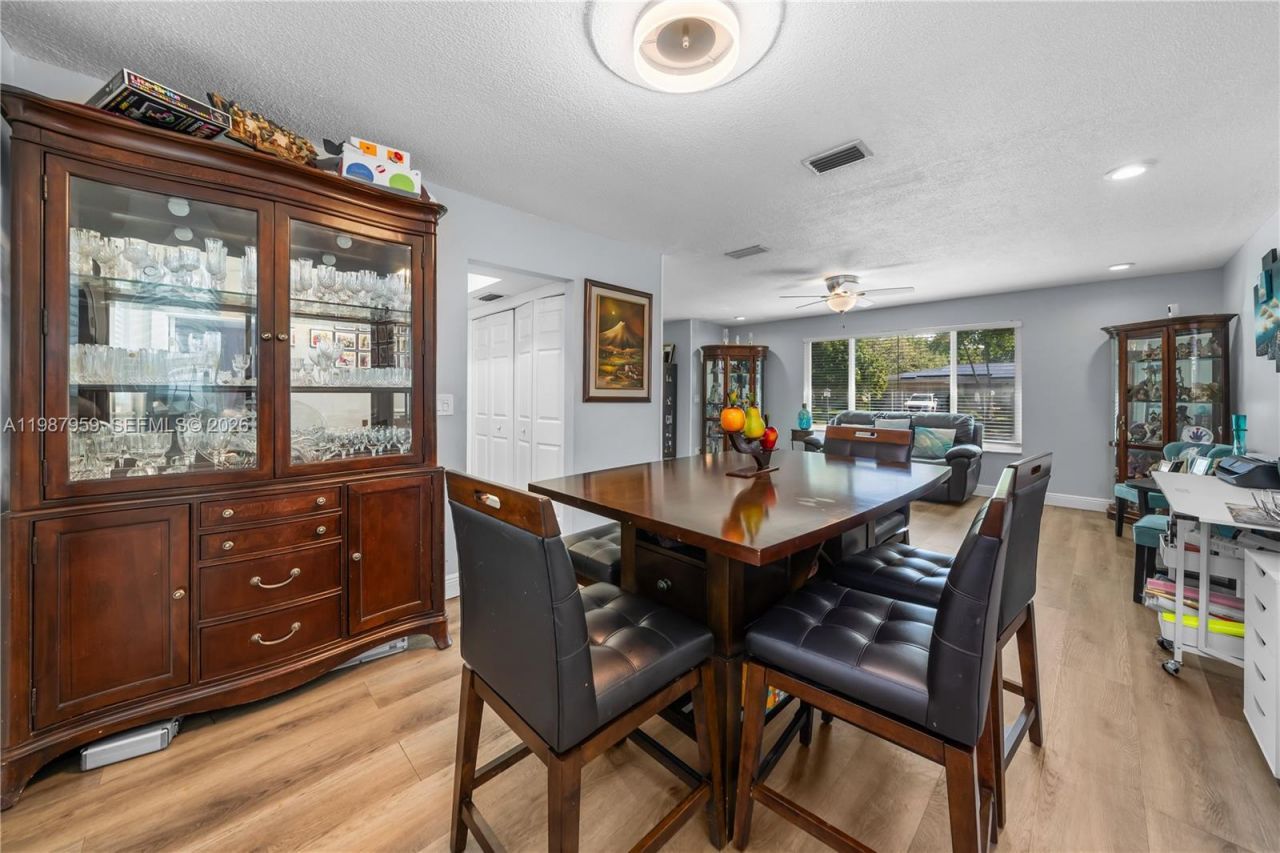 491 NW 45th Ter , Plantation, FL 33317 Photo