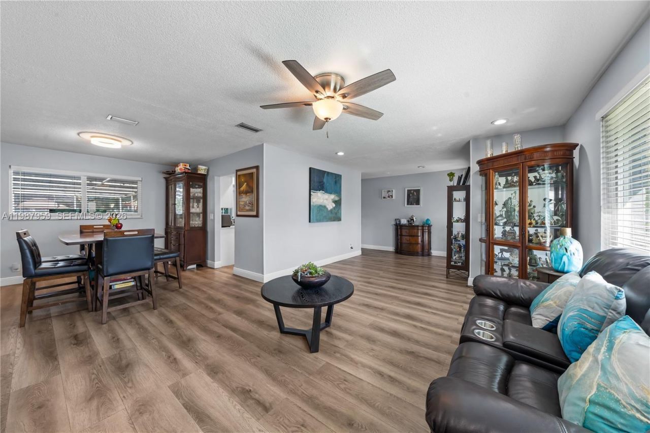 491 NW 45th Ter , Plantation, FL 33317 Photo