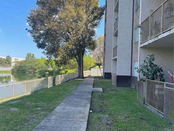 15231 SW 80th St , Unit 410, Miami, FL 33193