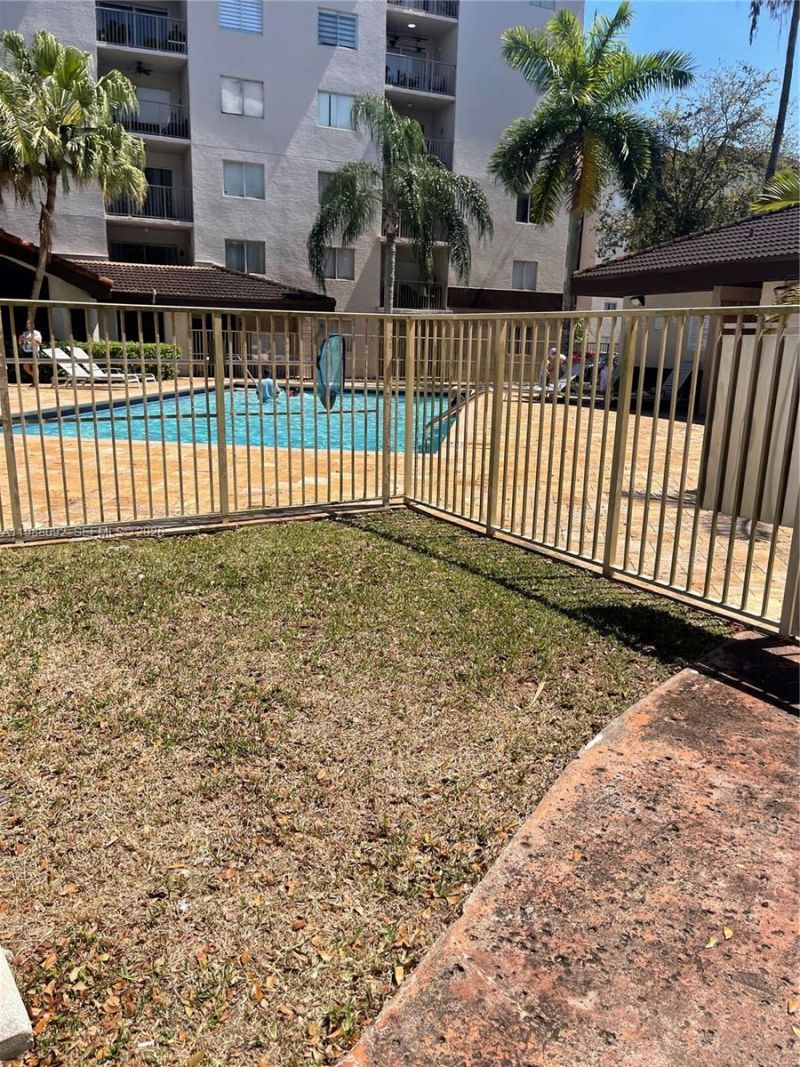 15231 SW 80th St , Unit 410, Miami, FL 33193 Photo