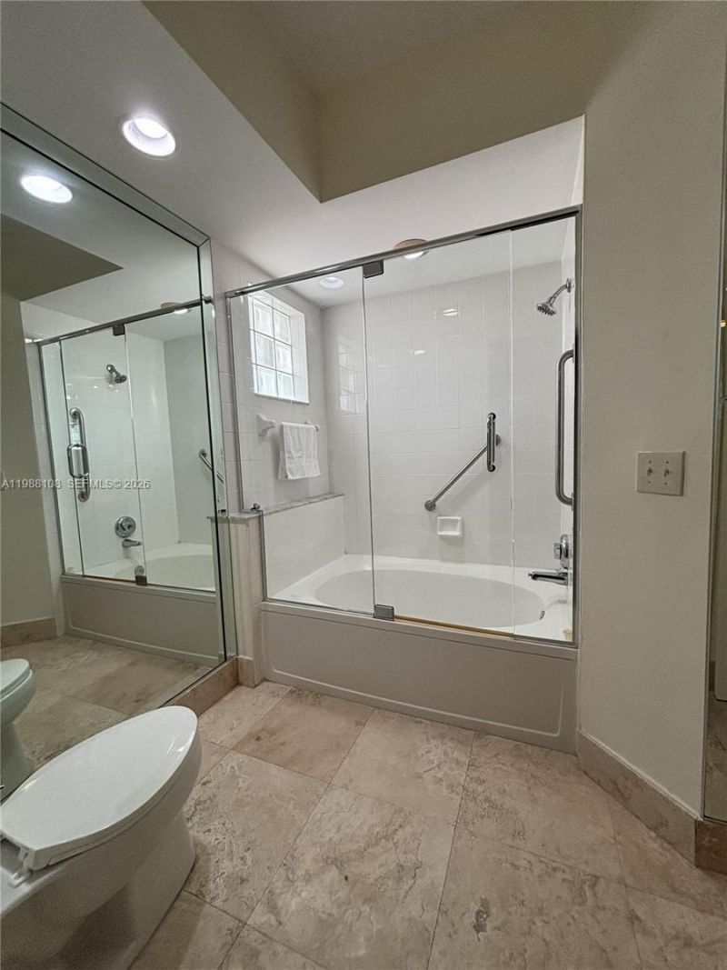 3255 NE 184th St , Aventura, FL 33160 Photo