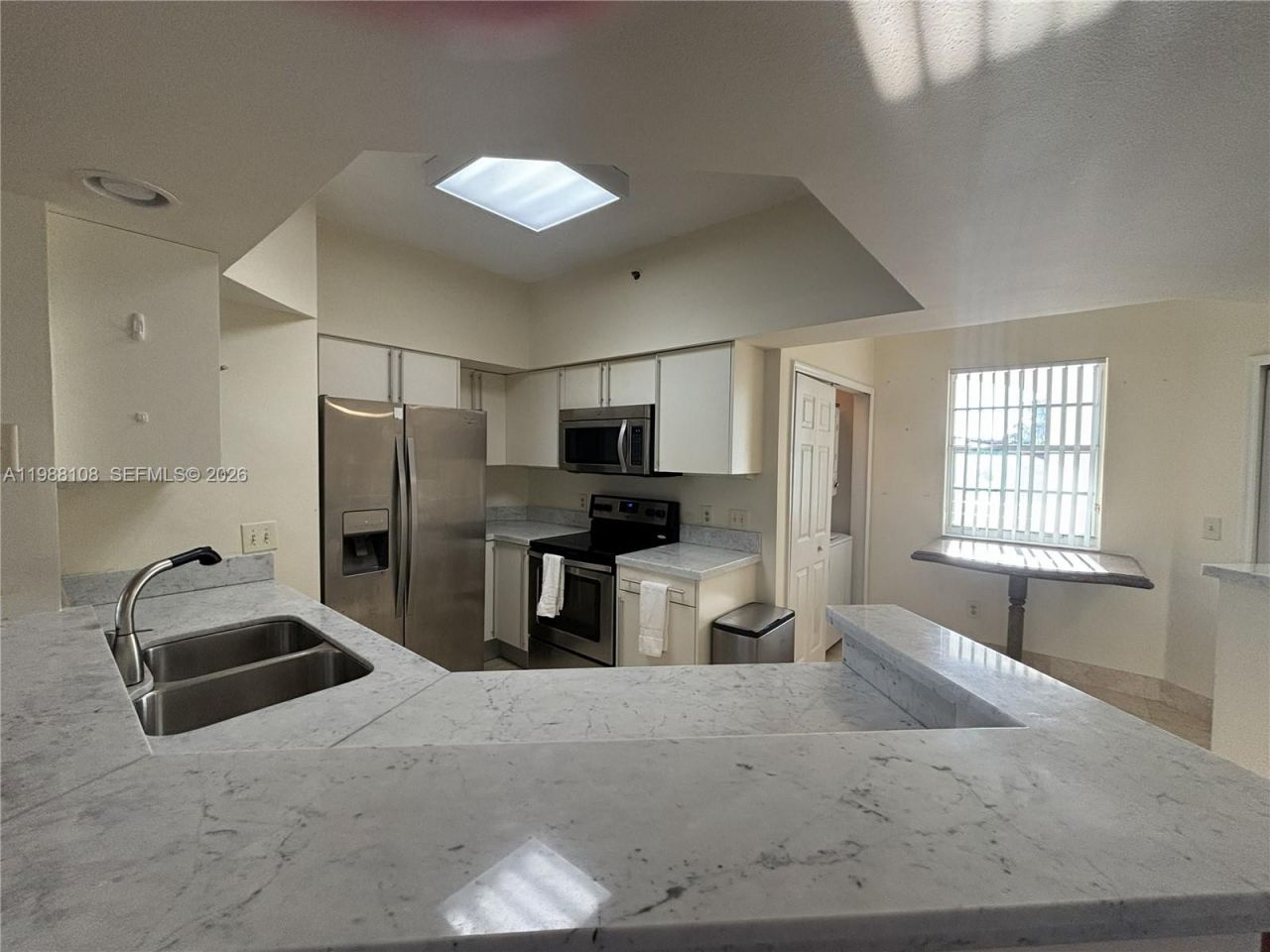 3255 NE 184th St, Aventura, FL 33160 Photo