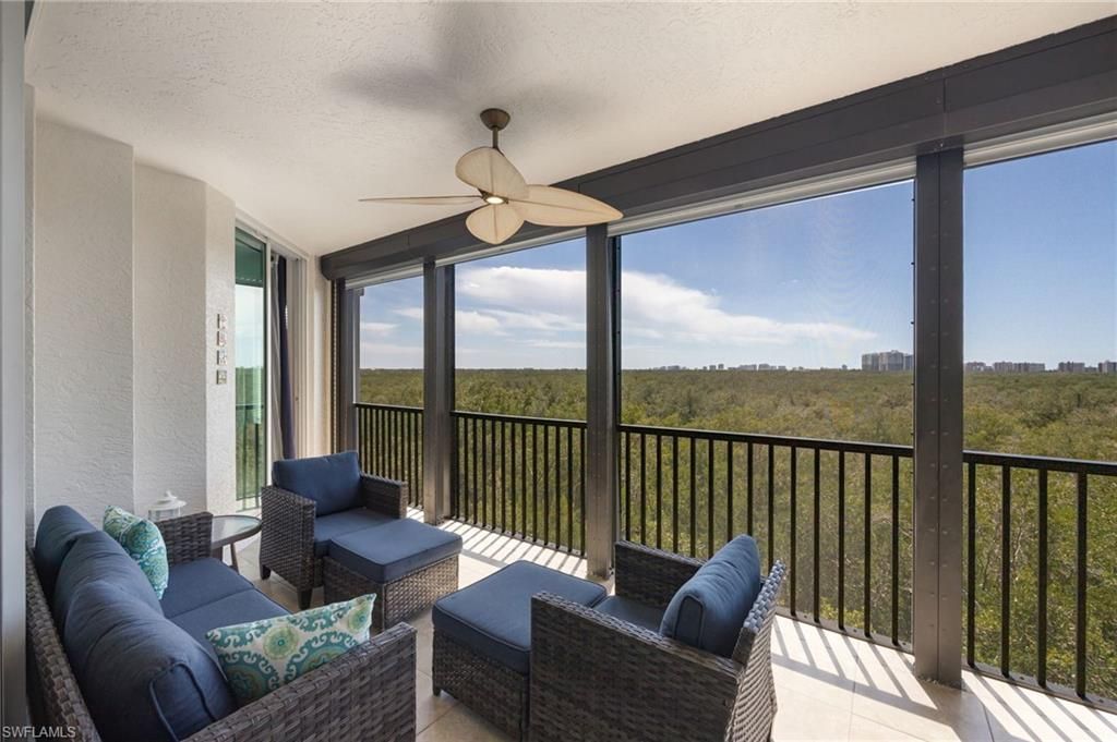 425 Cove Tower Dr, Unit 502, Naples, FL 34110 Photo