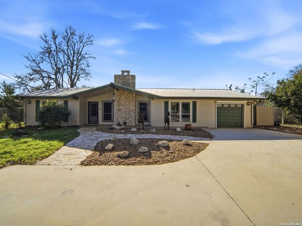 159 thornton, Lakehills, TX 78063