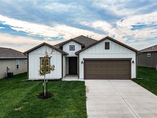 32718 W 176th Terrace, Gardner, KS 66030