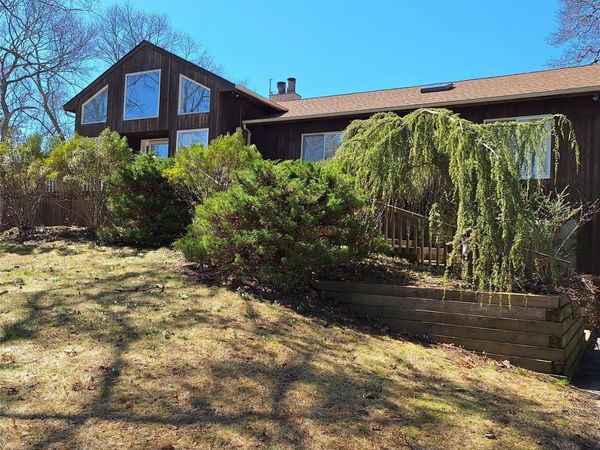 7 Clay Pit Road, Remsenburg, NY 11960