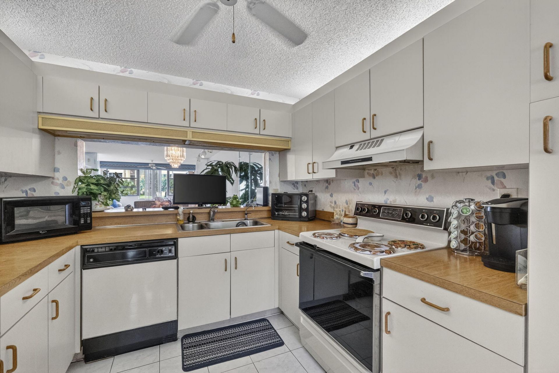 10806 W Clairmont Circle, Unit 108, Tamarac, FL 33321 Photo