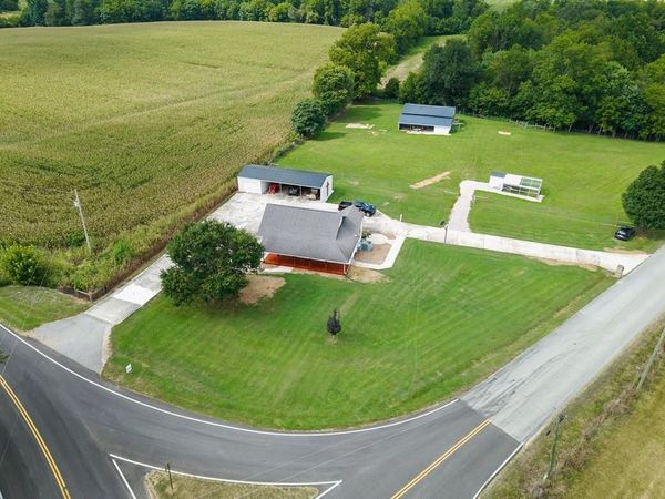 1462 Franks Ferry Road, Sparta, TN 38583