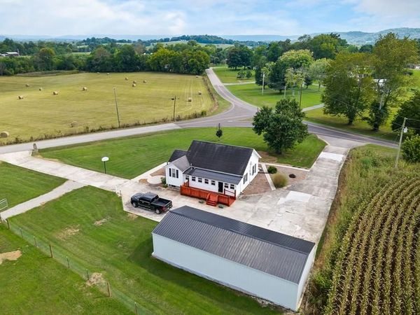 1462 Franks Ferry Road, Sparta, TN 38583
