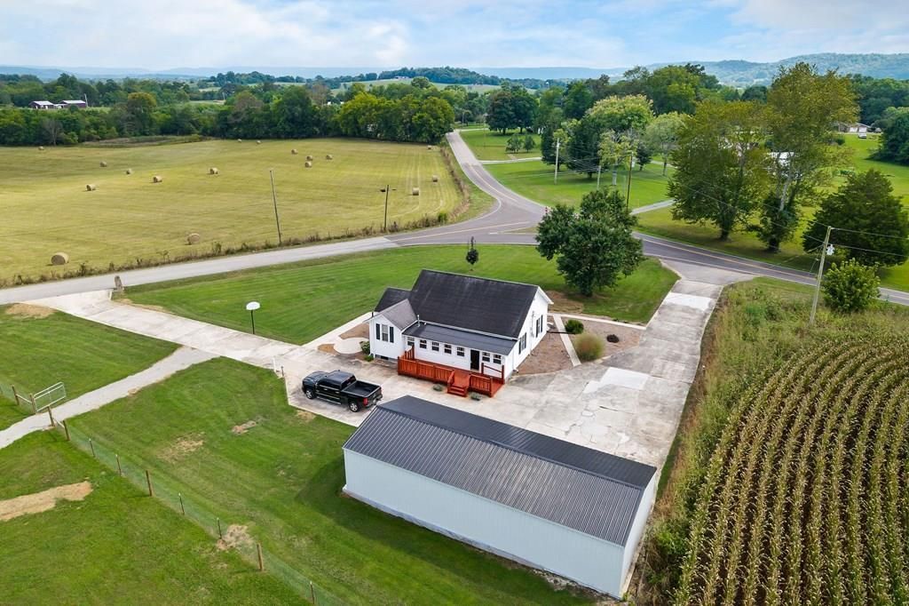 1462 Franks Ferry Road, Sparta, TN 38583 Main Photo