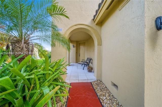 5271 SW 141st Ter, Miramar, FL 33027 Photo