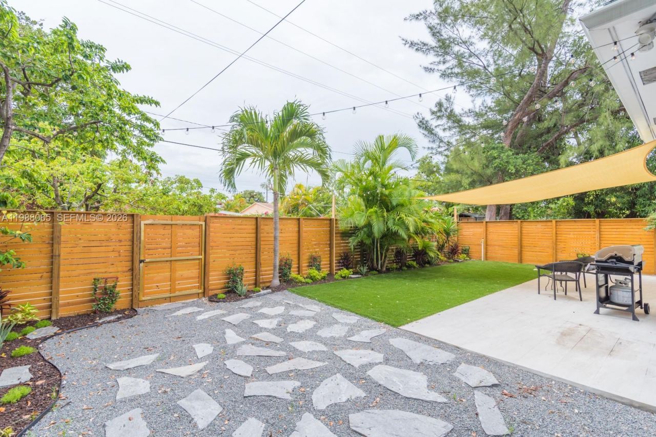 44 NW 40th St , Miami, FL 33127 Photo