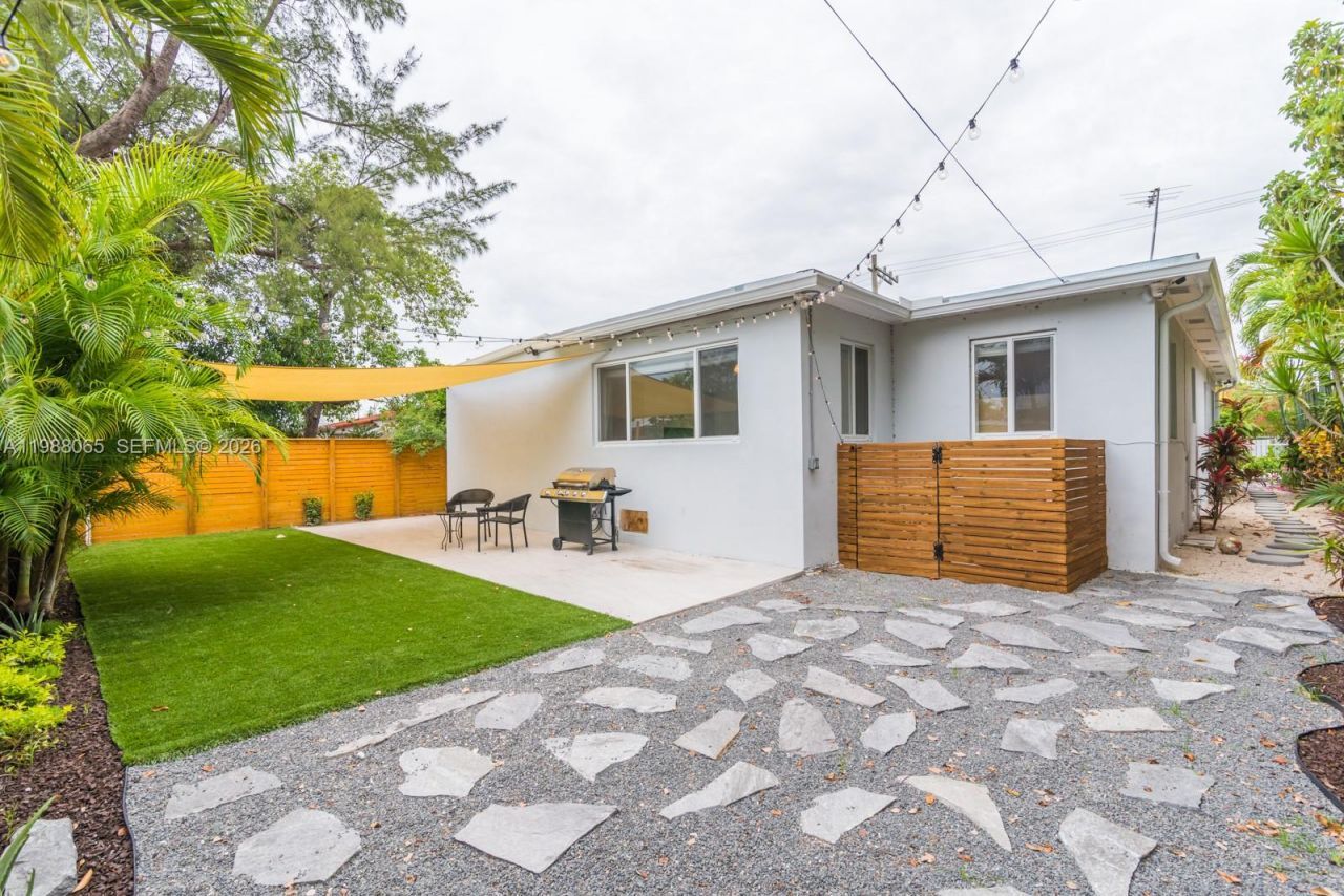 44 NW 40th St , Miami, FL 33127 Photo