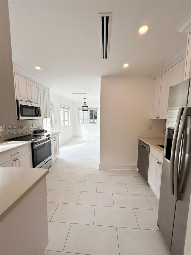 2504 Alhambra Cir , Unit 2504, Coral Gables, FL 33134 Photo