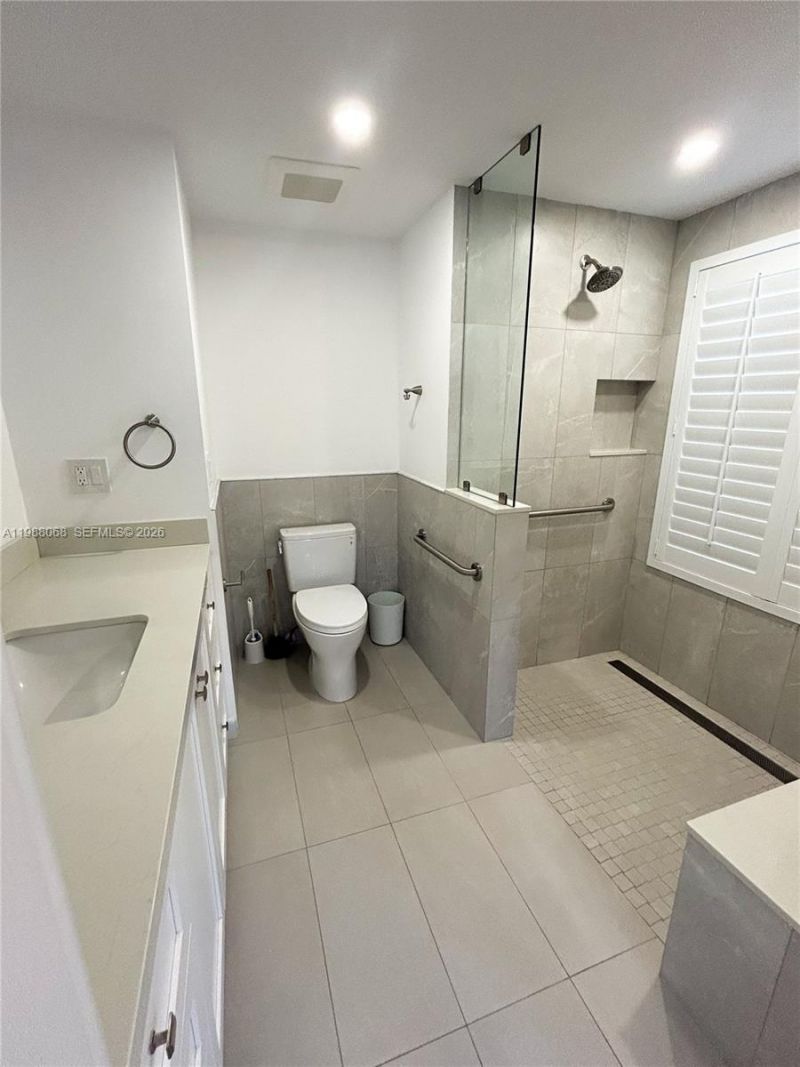 2504 Alhambra Cir , Unit 2504, Coral Gables, FL 33134 Photo