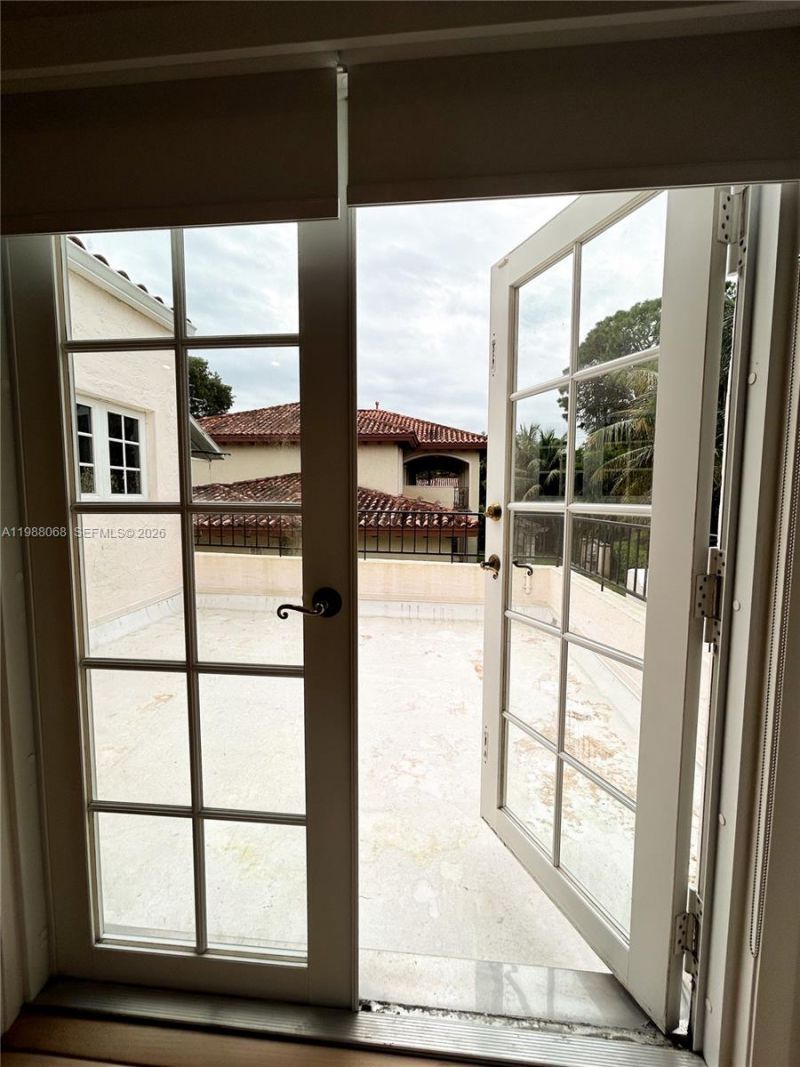 2504 Alhambra Cir , Unit 2504, Coral Gables, FL 33134 Photo