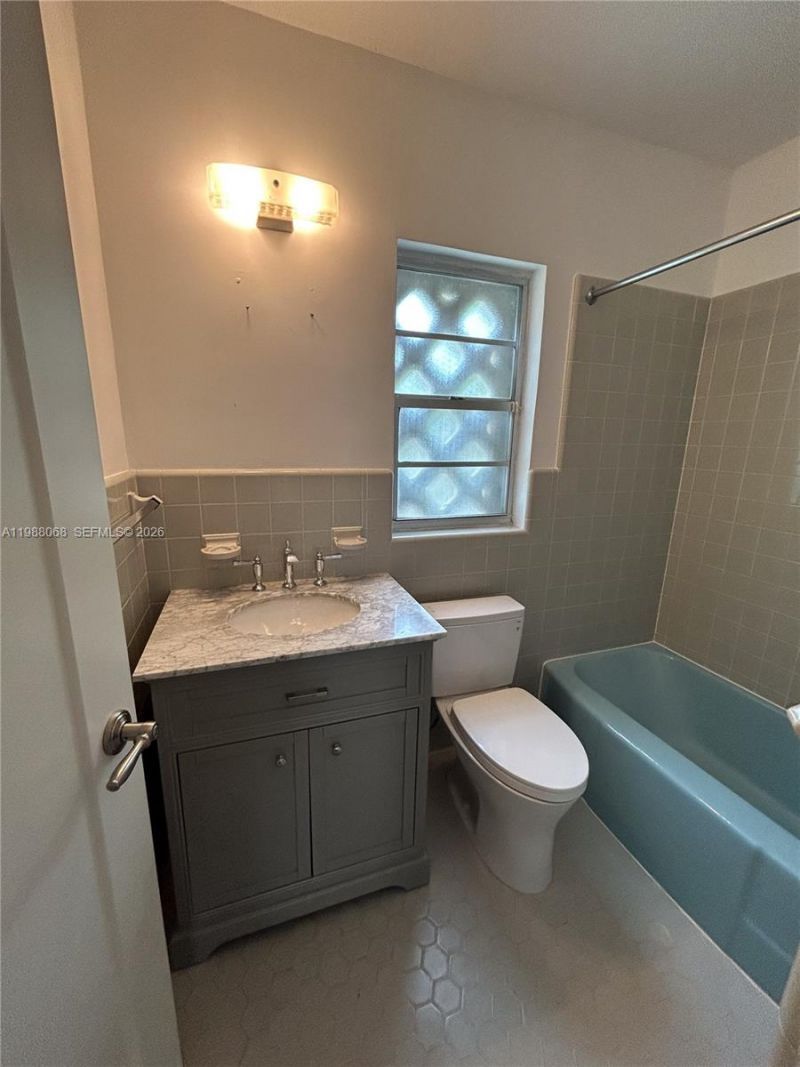 2504 Alhambra Cir , Unit 2504, Coral Gables, FL 33134 Photo