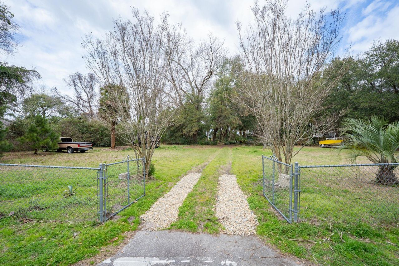 15 Sassafras Lane Photo 2