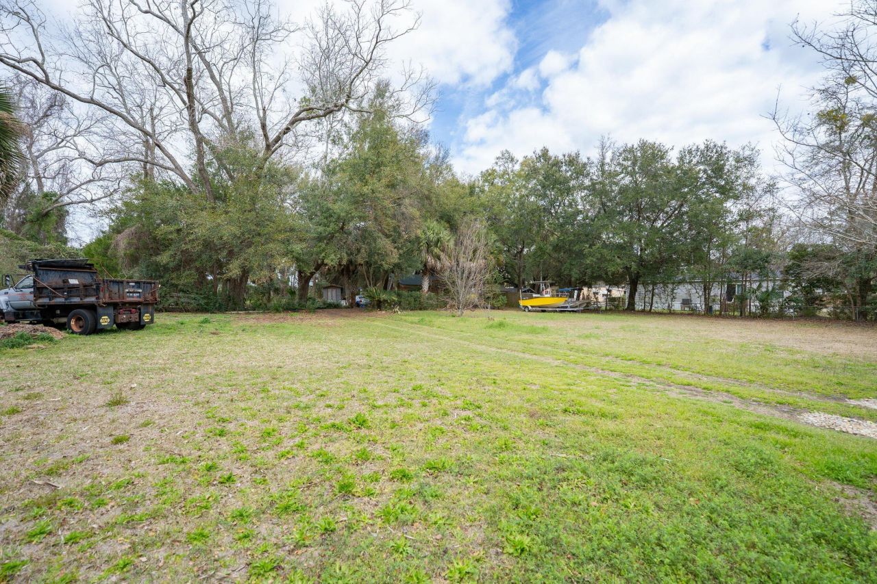 15 Sassafras Lane Photo 3