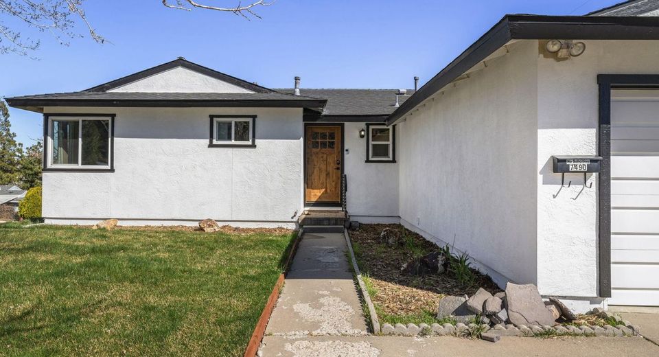 7490 Halifax Drive, Reno, NV 89506 Photo