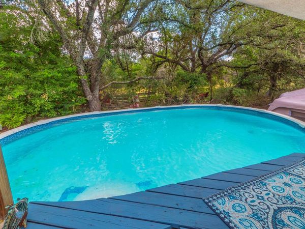 210 W Lakeshore DR , Dripping Springs, TX 78620