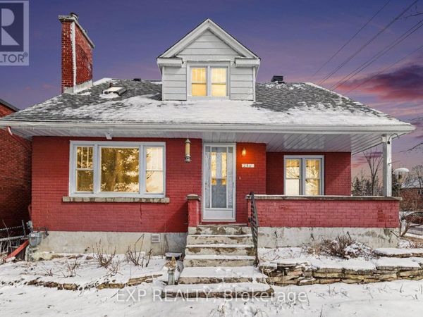 2511 Junction Avenue, Ottawa, ON K1V8G9