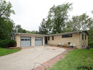 933 Moraine Drive , Lincoln, NE 68510