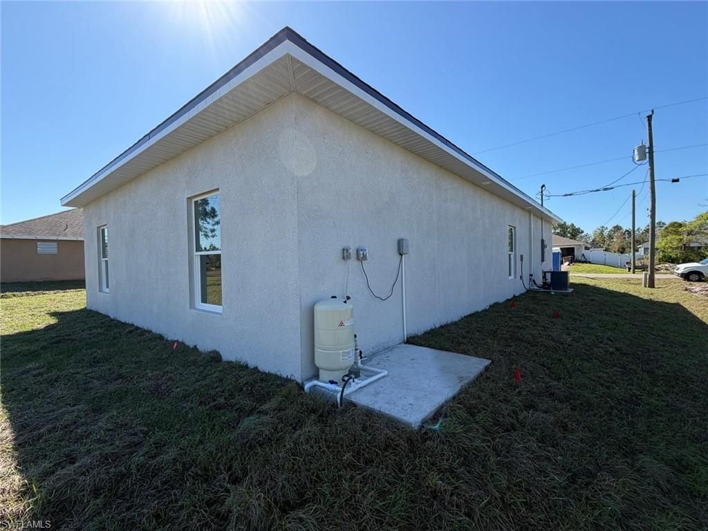 484 Westdale Ave, Lehigh Acres, FL 33972 Photo