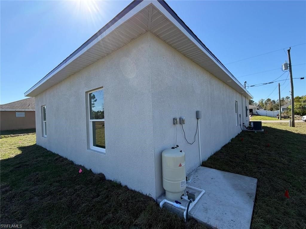 484 Westdale Ave, Lehigh Acres, FL 33972 Photo