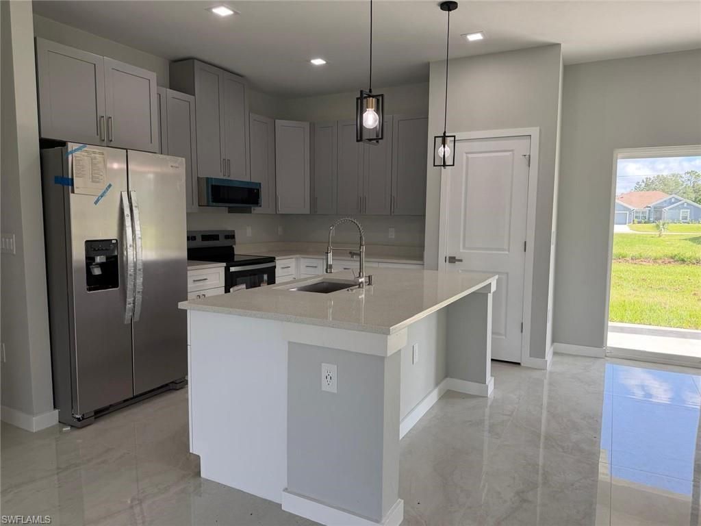484 Westdale Ave, Lehigh Acres, FL 33972 Photo