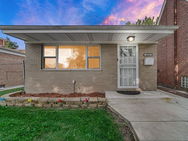 10339 S Calumet Avenue , Chicago, IL 60628