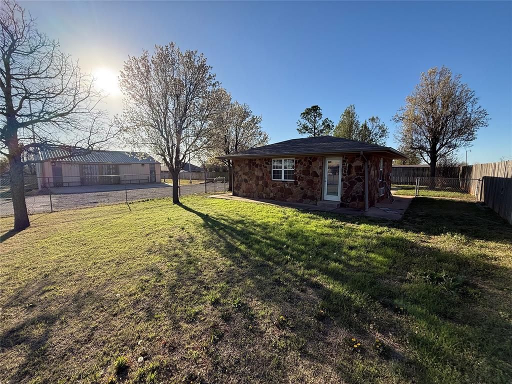 612 Edmond Rd Nw, Piedmont, OK 73078 Main Photo