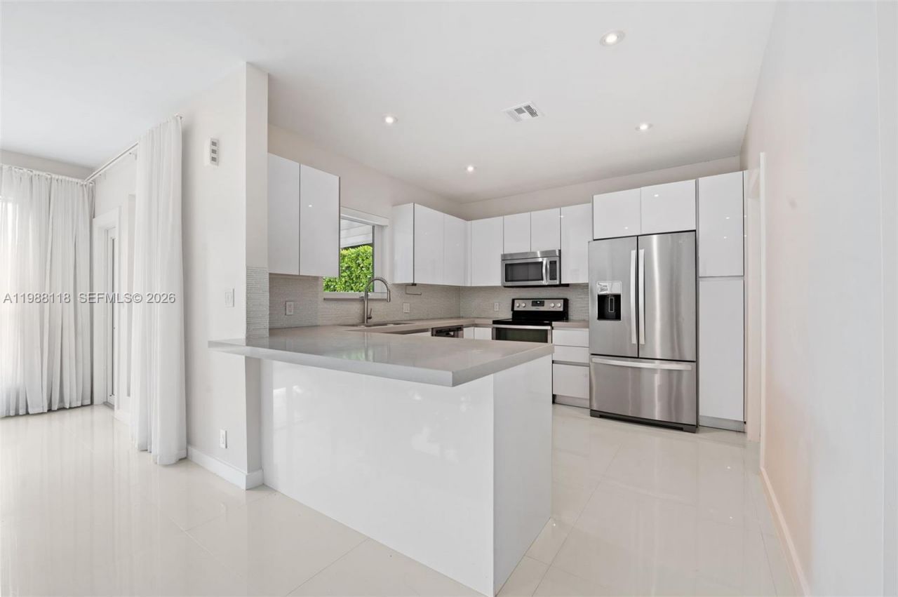 1530 Zuleta Ave, Coral Gables, FL 33146 Photo