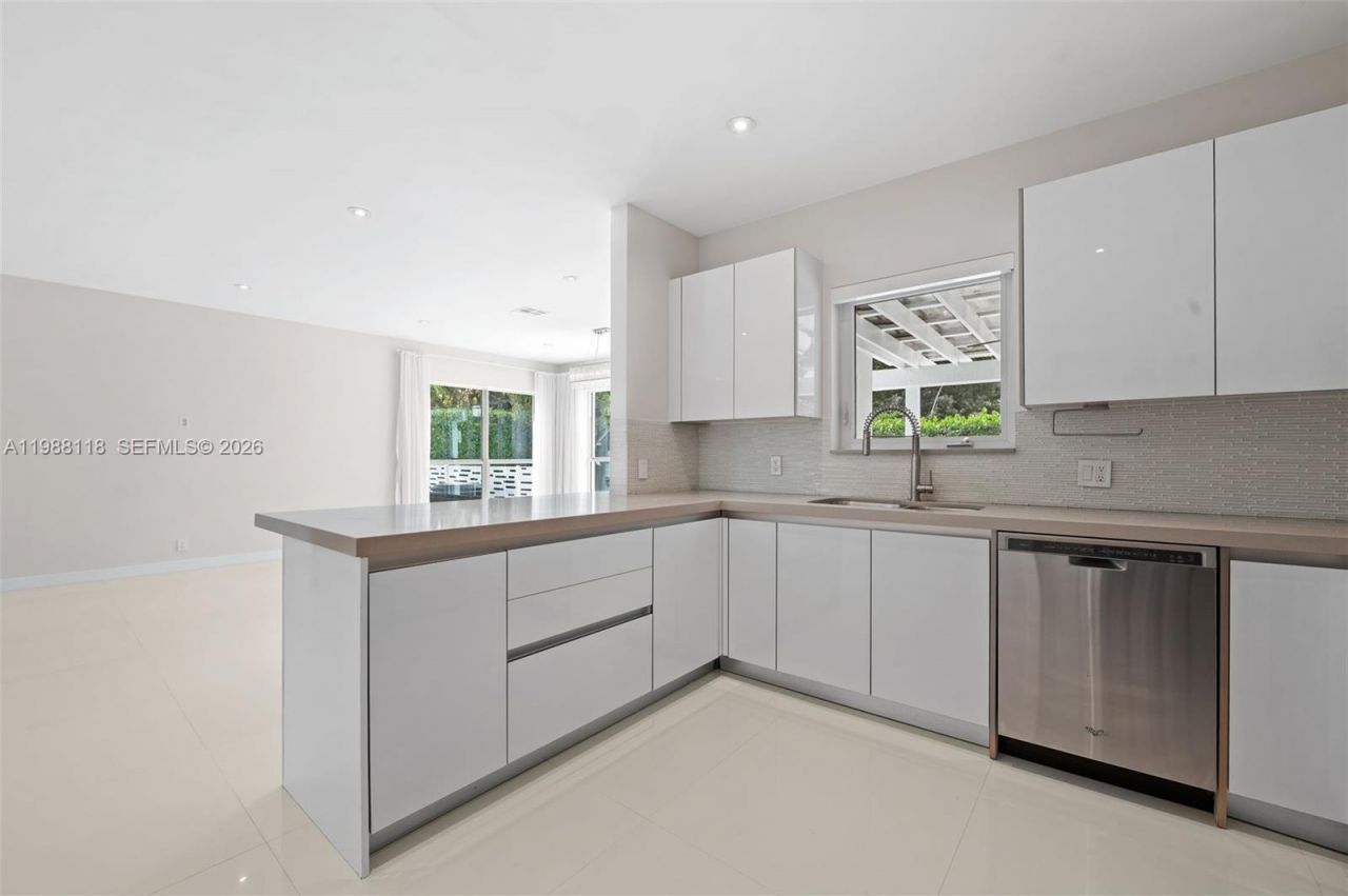 1530 Zuleta Ave, Coral Gables, FL 33146 Photo