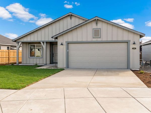 4136 SW Pumice Avenue, Unit 74, Redmond, OR 97756