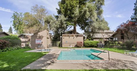 5902 Oak Ave, Carmichael, CA 95608 Photo