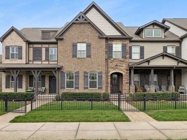 1607 Drakes Creek Rd, Hendersonville, TN 37075