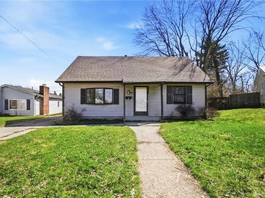 1835 S Sweetbriar Lane, Springfield, OH 45505