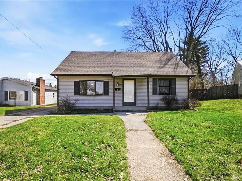 1835 S Sweetbriar Lane, Springfield, OH 45505 Photo 1