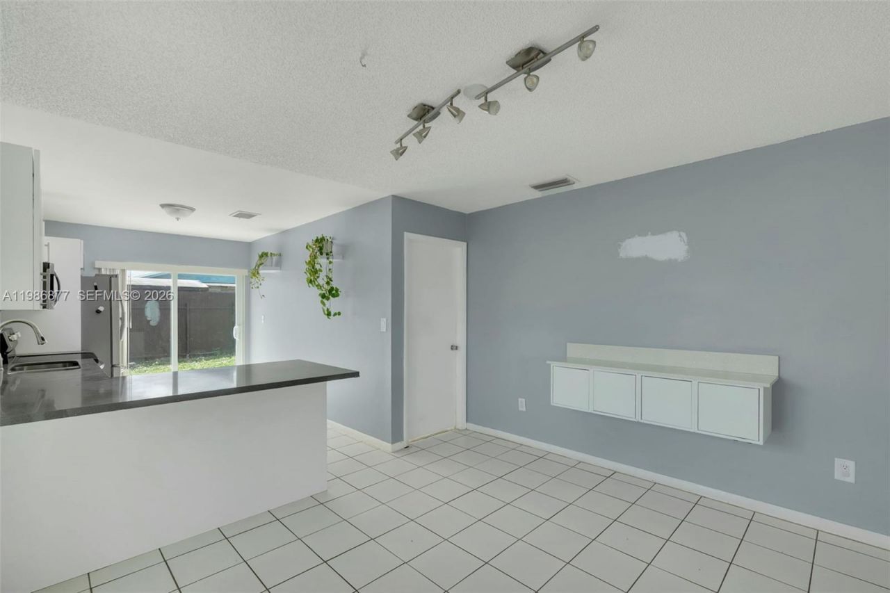 10532 SW 21st Ln, Miami, FL 33165 Photo