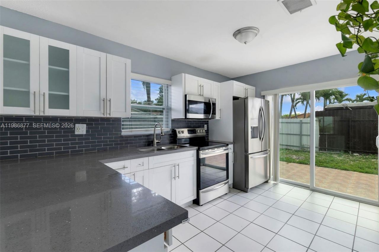 10532 SW 21st Ln, Miami, FL 33165 Photo