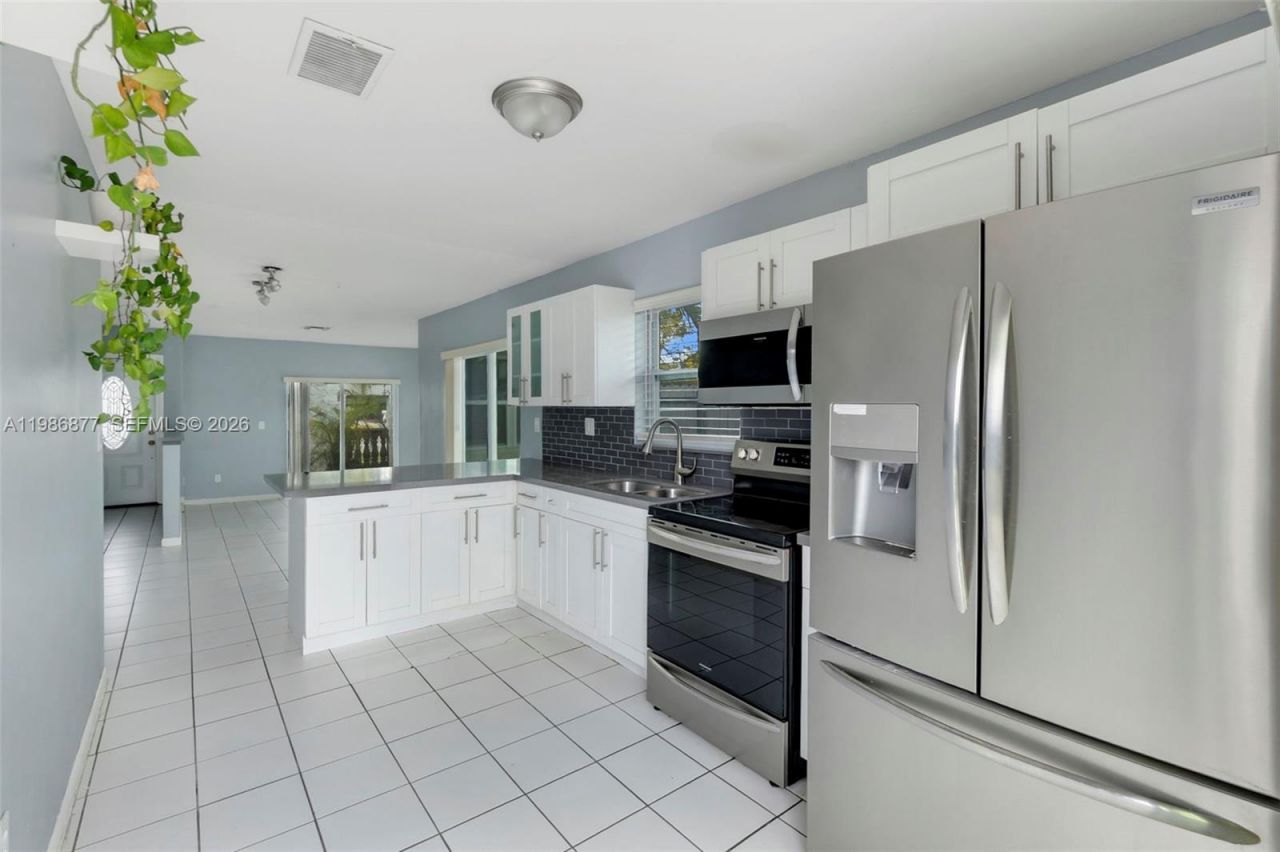 10532 SW 21st Ln, Miami, FL 33165 Photo