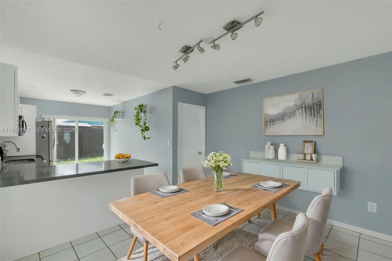 10532 SW 21st Ln, Miami, FL 33165 Photo