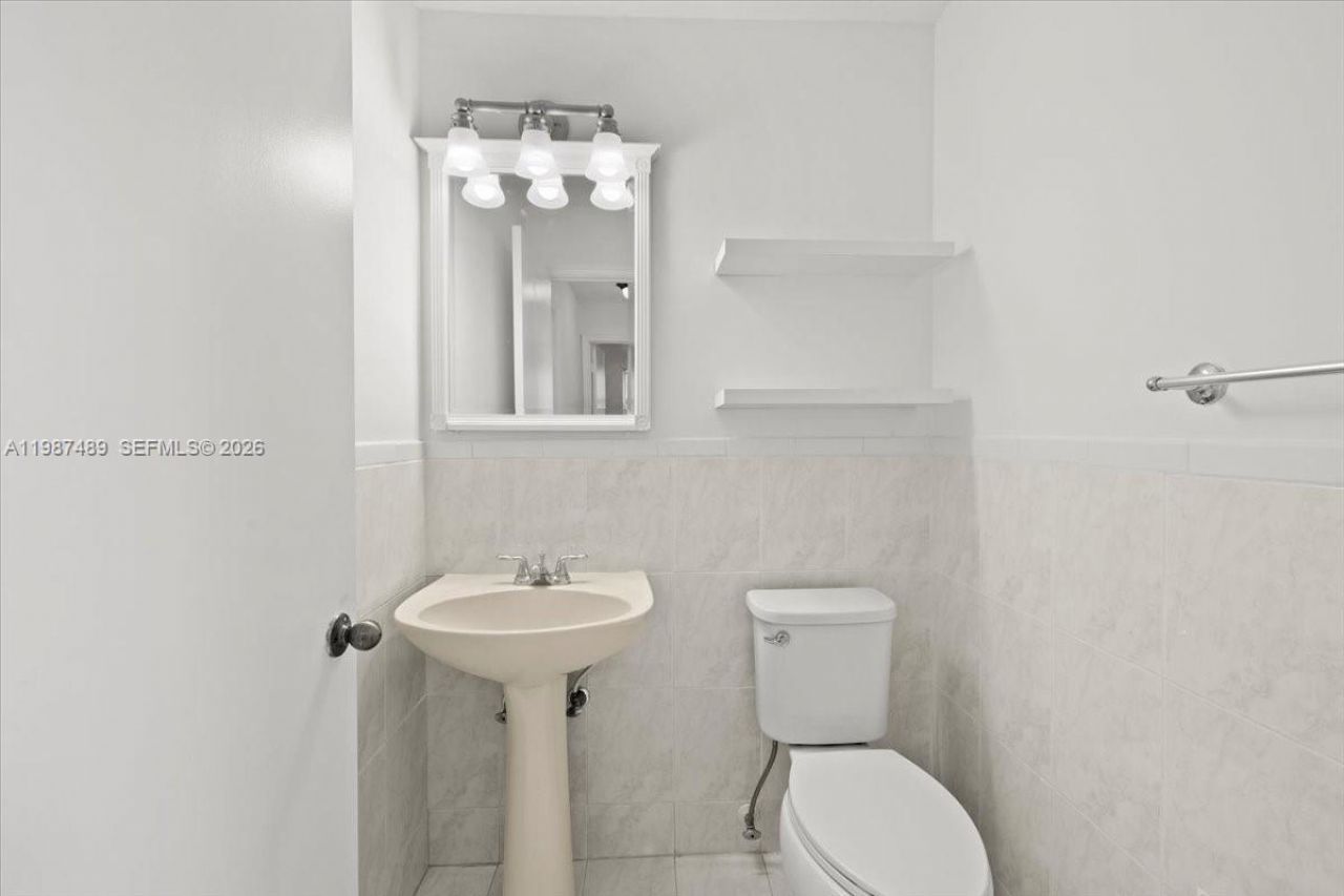 1041 NW 189th Ave, Pembroke Pines, FL 33029 Photo