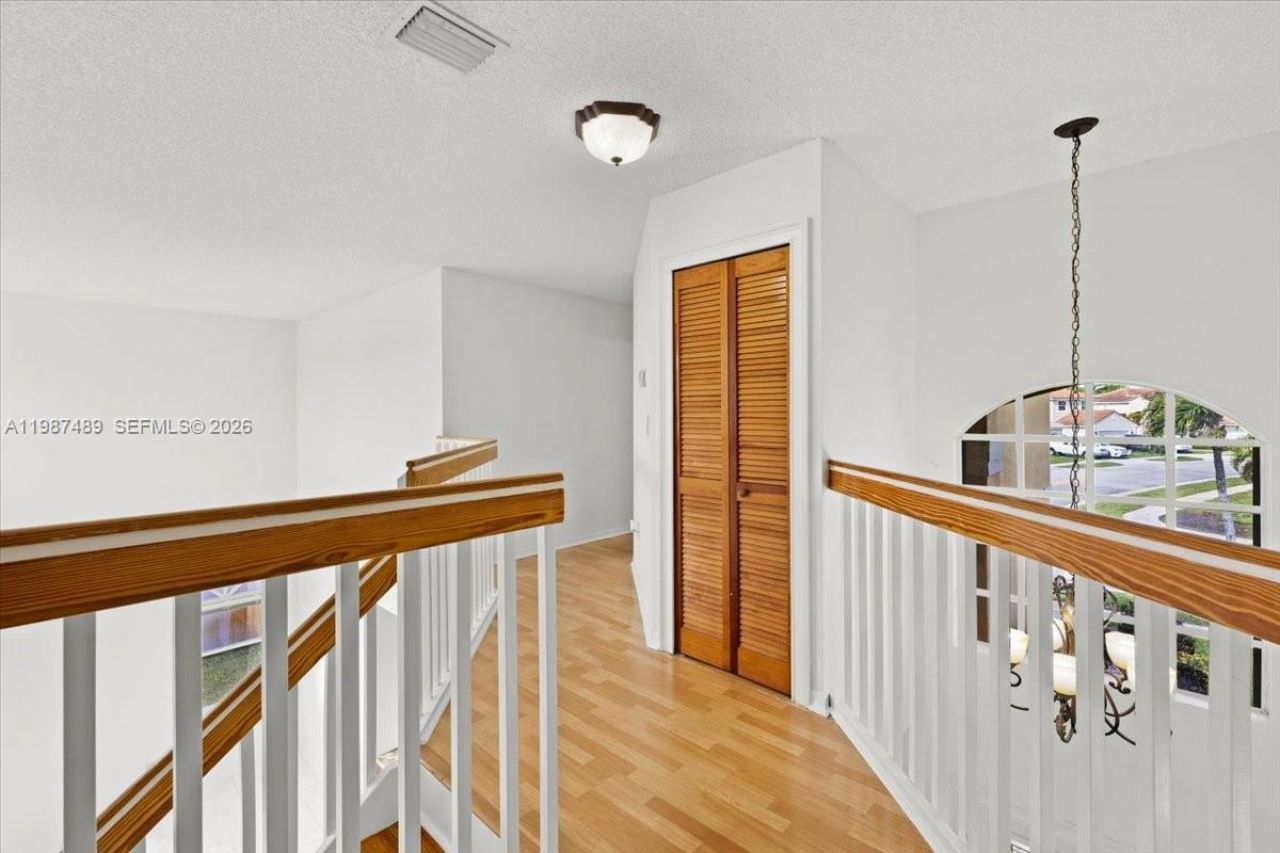 1041 NW 189th Ave, Pembroke Pines, FL 33029 Photo