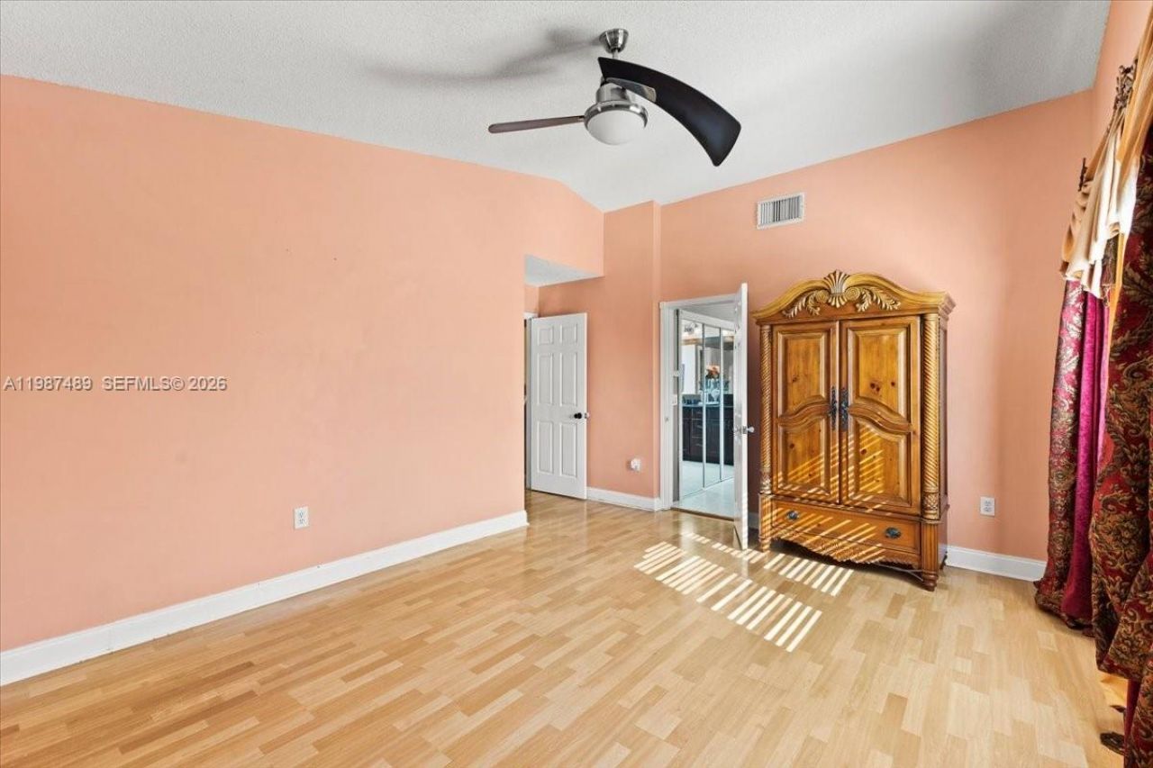 1041 NW 189th Ave , Pembroke Pines, FL 33029 Photo