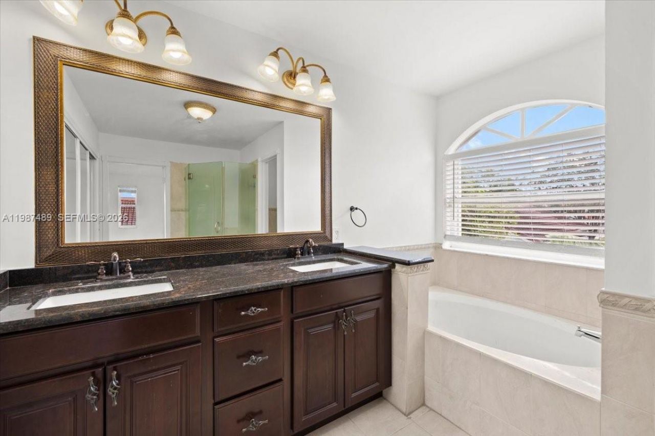 1041 NW 189th Ave, Pembroke Pines, FL 33029 Photo