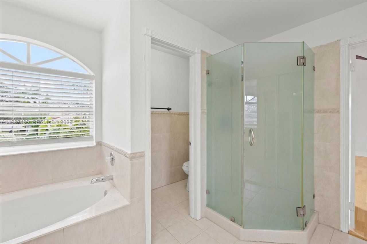 1041 NW 189th Ave, Pembroke Pines, FL 33029 Photo